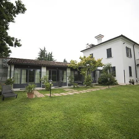 Franca In Franciacorta 3* Passirano