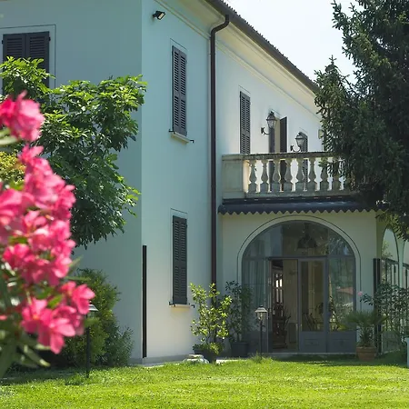 Franca In Franciacorta 3* Passirano