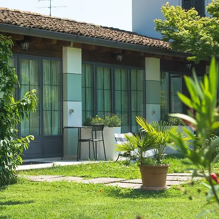 Franca In Franciacorta Bed and Breakfast Passirano